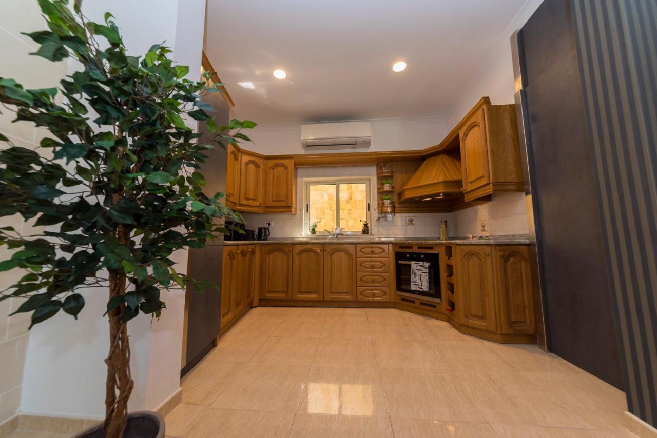 Vittoriosa' Seafront 2 Bed Highly Furnished Apartment Eksteriør billede