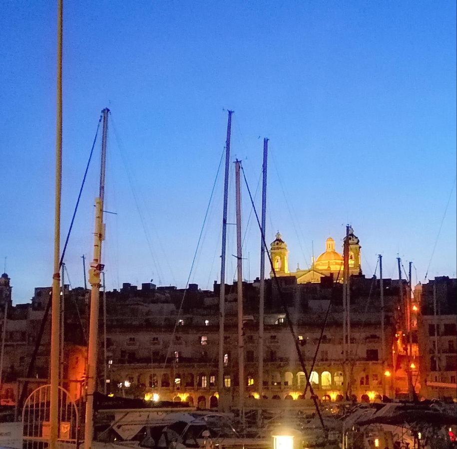 Vittoriosa' Seafront 2 Bed Highly Furnished Apartment Eksteriør billede