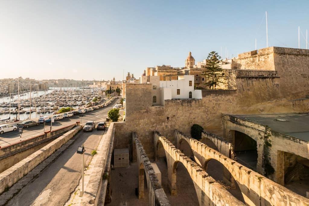 Vittoriosa' Seafront 2 Bed Highly Furnished Apartment Eksteriør billede
