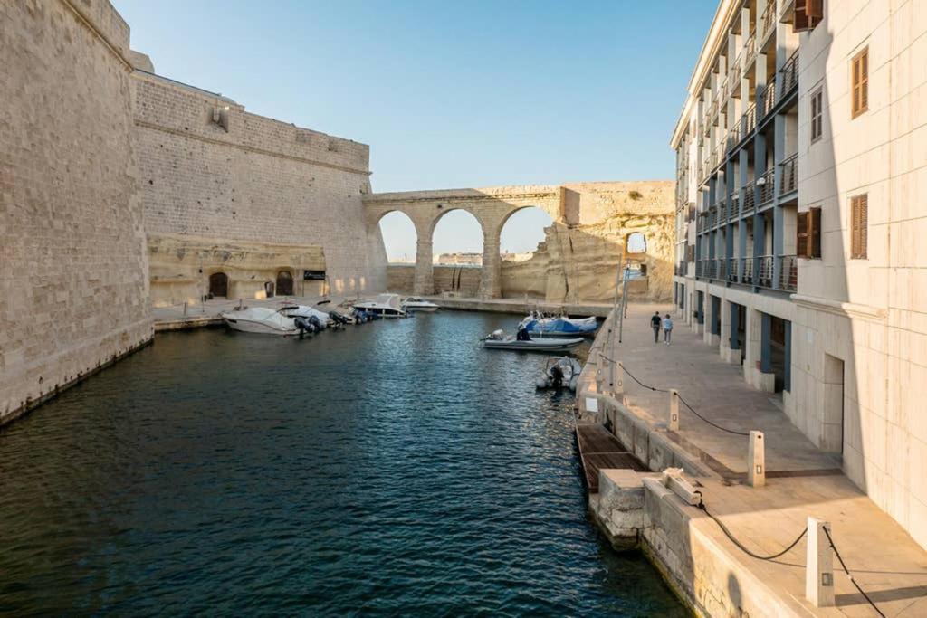Vittoriosa' Seafront 2 Bed Highly Furnished Apartment Eksteriør billede